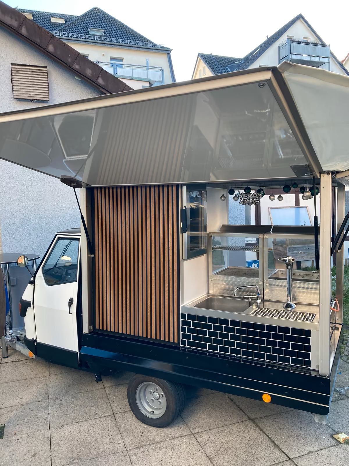 GastroFly · Piaggio Ape & event equipment rental